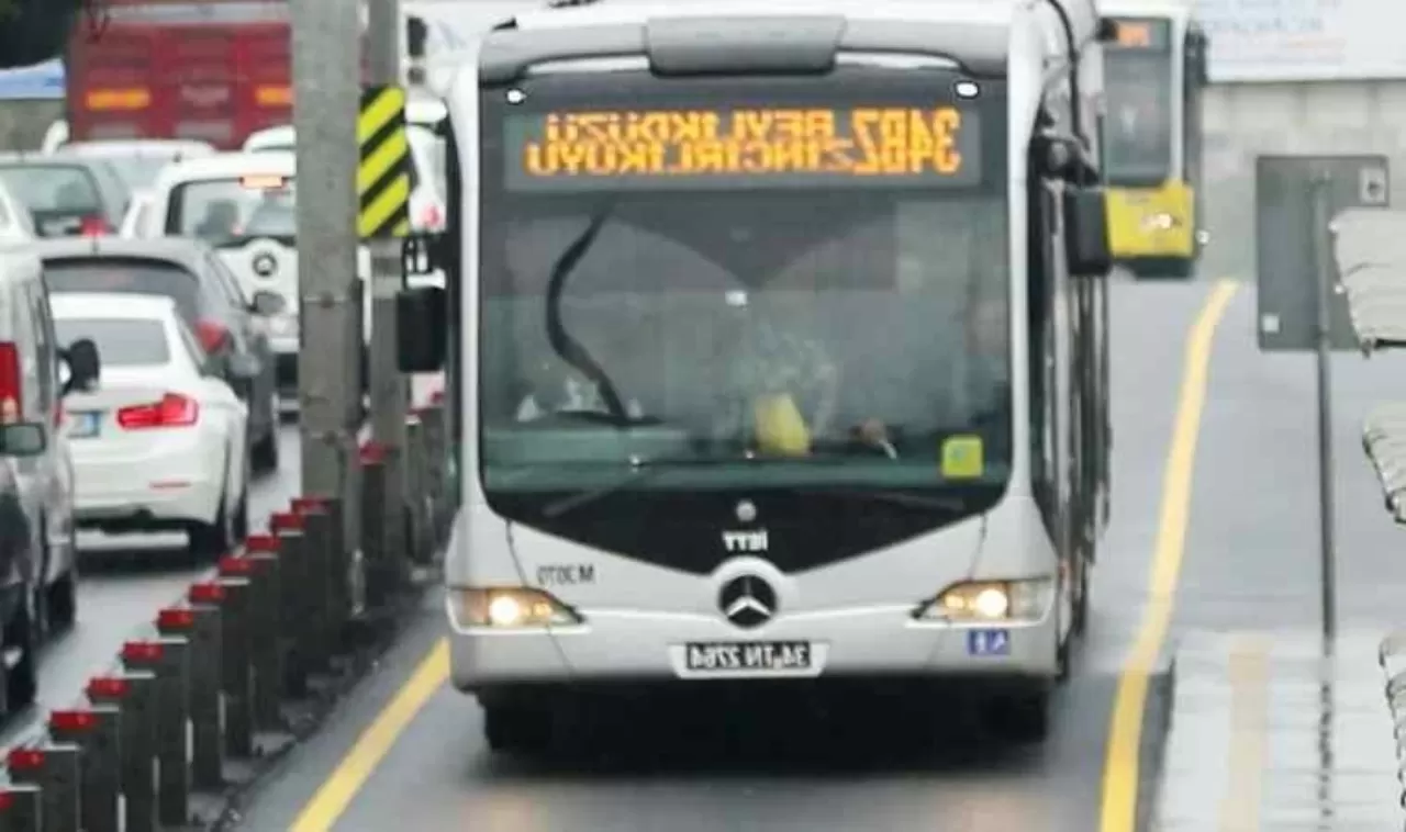 İstanbul'da Metrobüs Yolunda 45 Günlük Onarım Çalışmaları Başlıyor