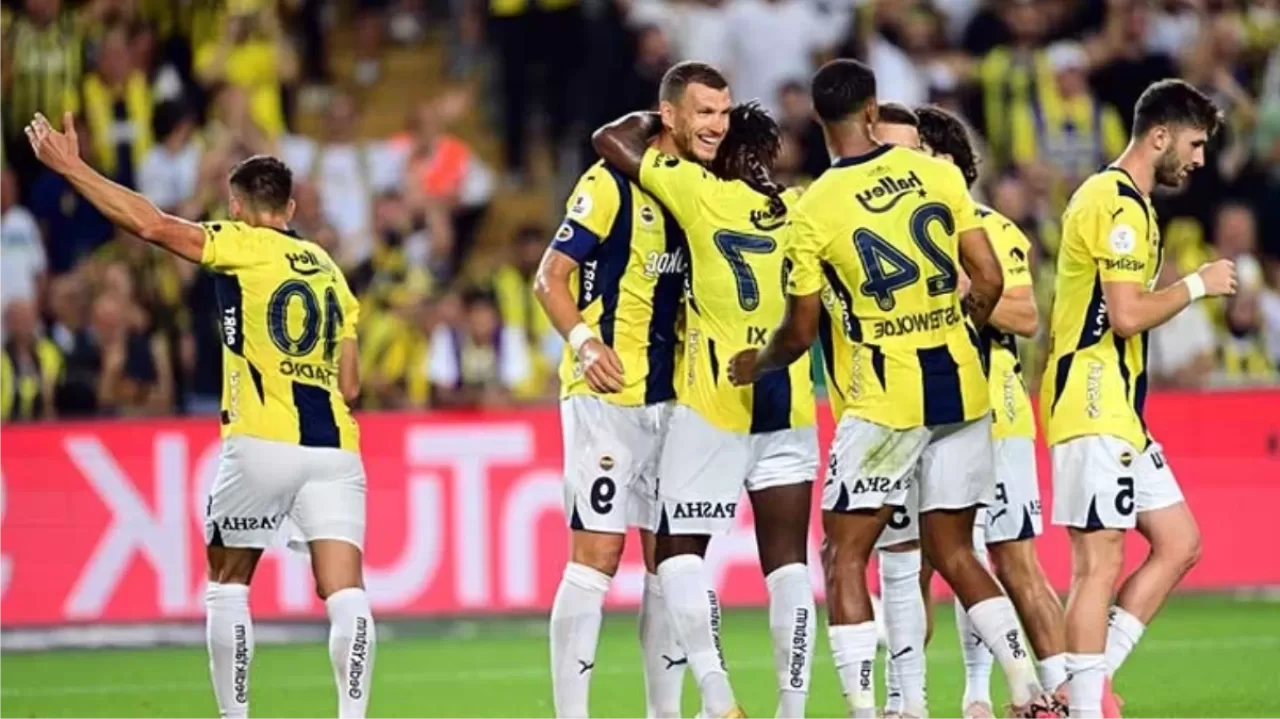 Fenerbahçe, Adana Demirspor'u 1-0 yenerek sezona galibiyetle başladı!