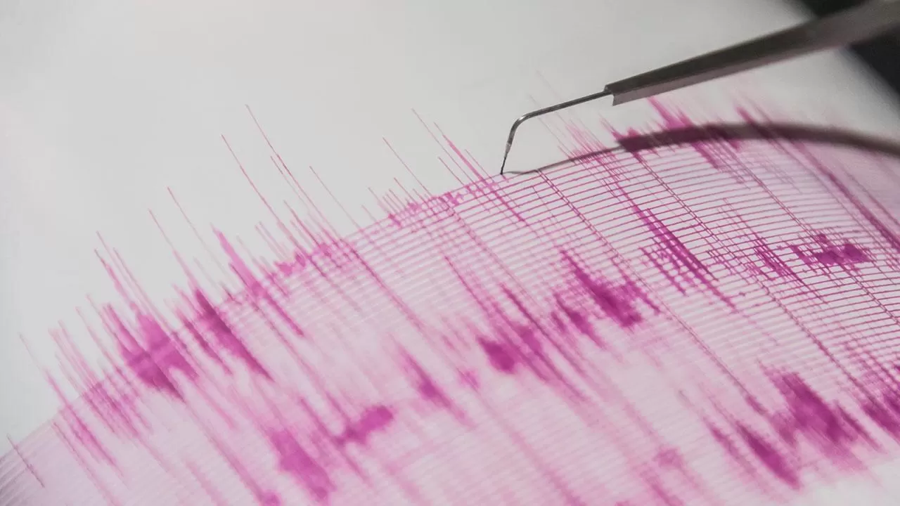 Ege Denizi'nde meydana gelen 3,7 büyüklüğündeki deprem korkuttu.