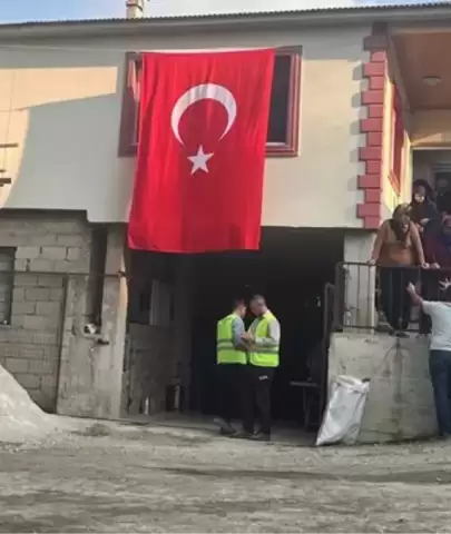 İstanbul'da aracın çarptığı polis memuru hastanede şehit düştü