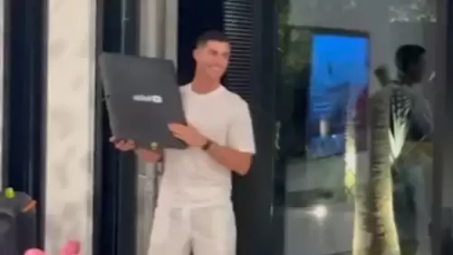 Futbol yıldızı Cristiano Ronaldo, YouTube kanalıyla rekor kırıyor