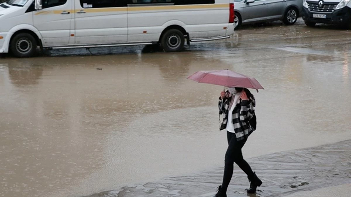 Meteoroloji rapor verdi! Yağmur yağışı 3 farklı bölgeyi etkileyecek!